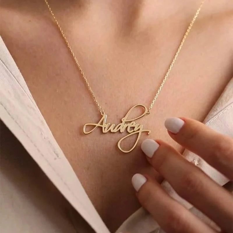 Aurelle Customized Name Pendant Necklace